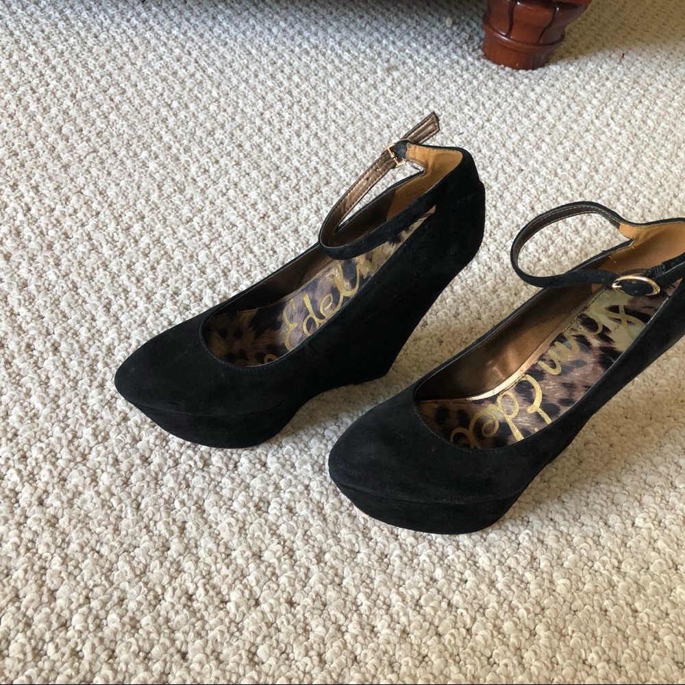 Shoes - Picture 6 of 8